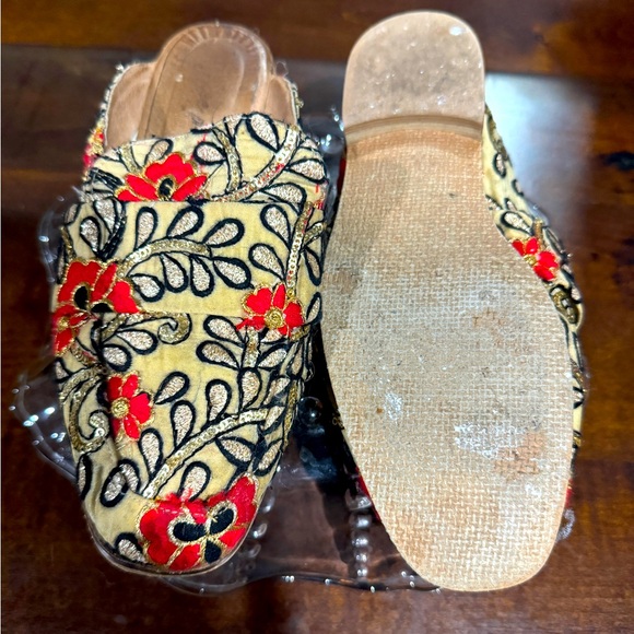 Free People slides sz 6 - Picture 1 of 4